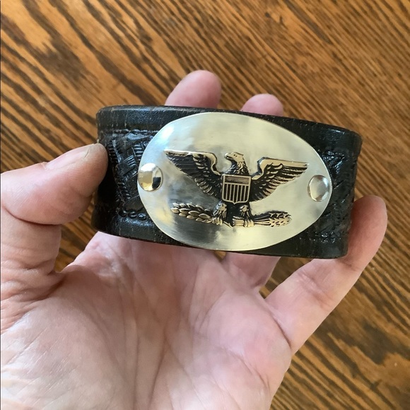 Leather cuff, up to 8’ wrist - Picture 5 of 9